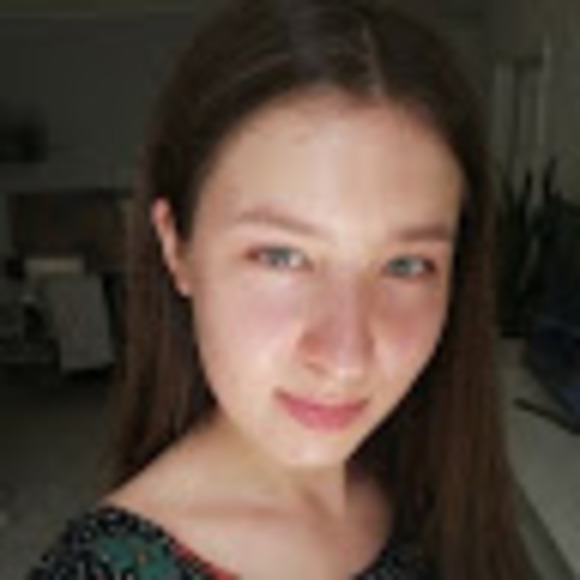 Meet your Posher, Natália - Picture 1 of 1